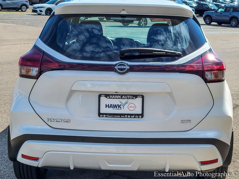 2024 Nissan Kicks SR photo 4