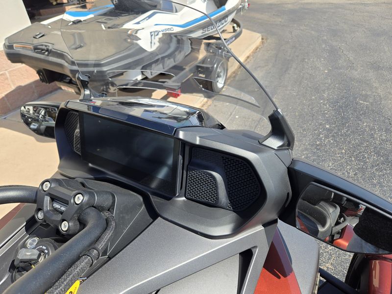 NEW 2026 CAN-AM SPYDER F3 LIMITED SPECIAL SERIES Image 16
