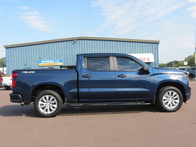 Used 2021 Chevrolet Silverado 1500 Custom 4x4 4dr Crew Cab 5.8 ft. SBImage 1