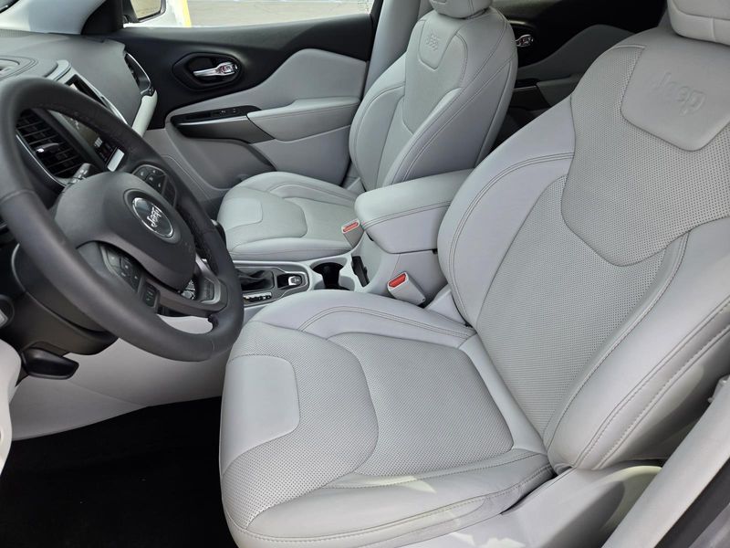 Used 2022 Jeep Cherokee Latitude Lux 4x4