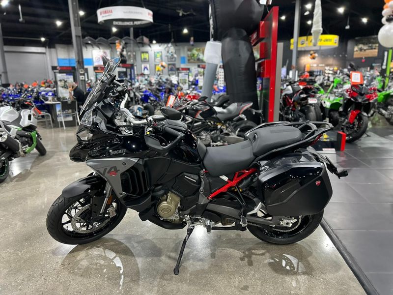 New 2025 Ducati MULTISTRADA V4 S TRAVEL & RADAR Image 30