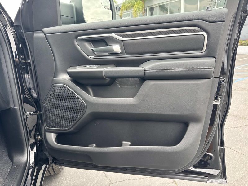 New 2026 RAM 1500 Big Horn Crew Cab 4x2 5'7' Box