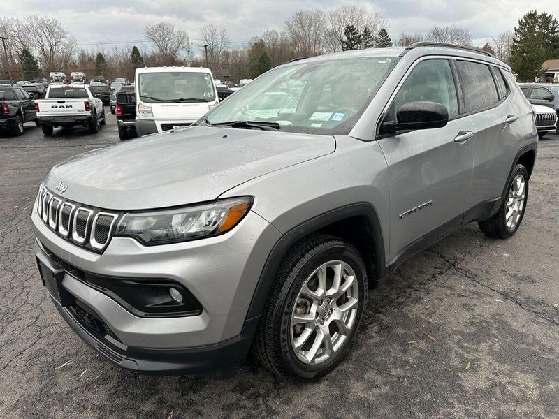 2022 Jeep Compass Latitude LuxImage 10