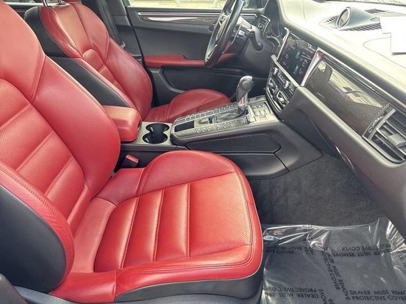 Used 2021 Porsche Macan GTSImage 12
