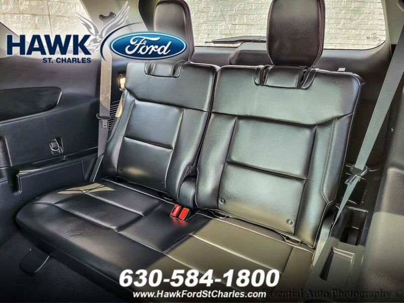 2022 Ford Explorer XLT photo 11