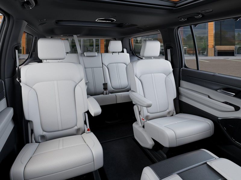 2026 Jeep Grand Wagoneer Limited Reserve 4x4Image 41