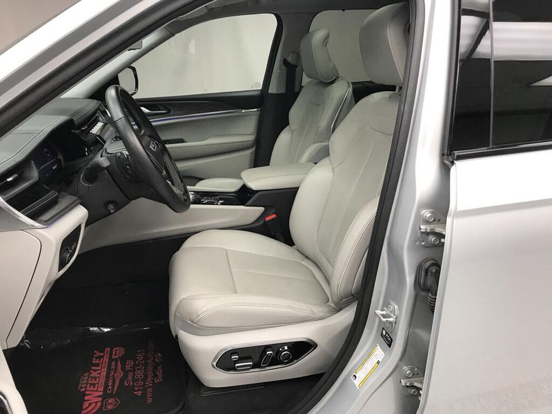 Used 2022 Jeep Grand Cherokee OverlandImage 8