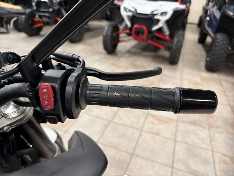 New 2026 CFMOTO 450NK Image 24
