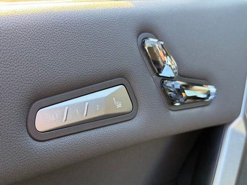 Used 2026 BMW iX xDrive60Image 21