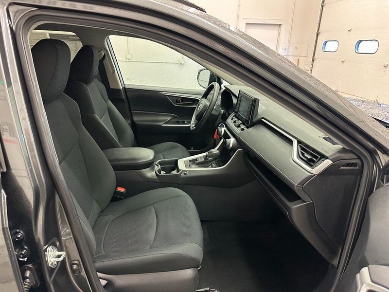 2021 Toyota RAV4 LEImage 27