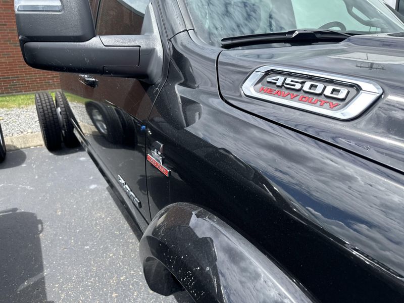 New 2025 RAM 4500 Big Horn Chassis Crew Cab 4x4 60