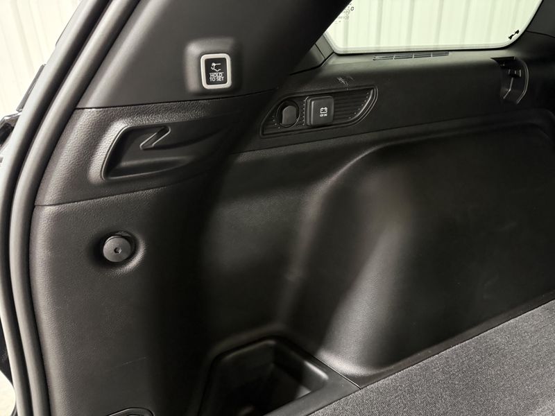 New 2027 Jeep Grand Cherokee Limited 4x4Image 6