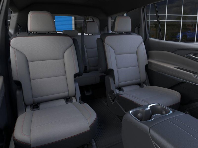 New 2025 Chevrolet Traverse FWD LTImage 17