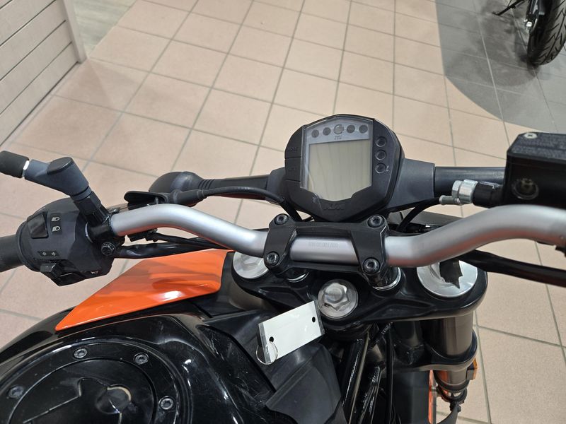 2021 KTM DUKE 200 Image 12