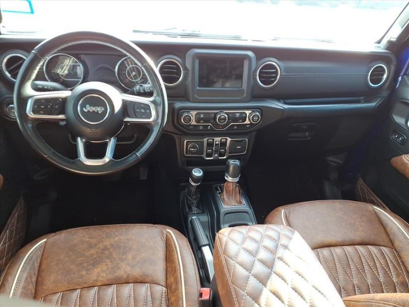 Used 2019 Jeep Wrangler Unlimited SaharaImage 16