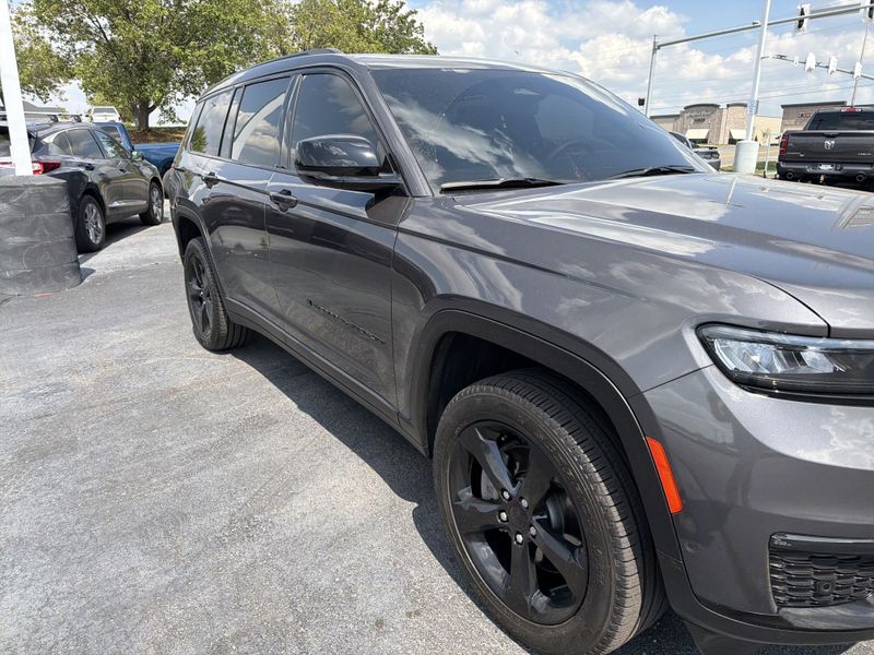 Used 2024 Jeep Grand Cherokee L LimitedImage 4