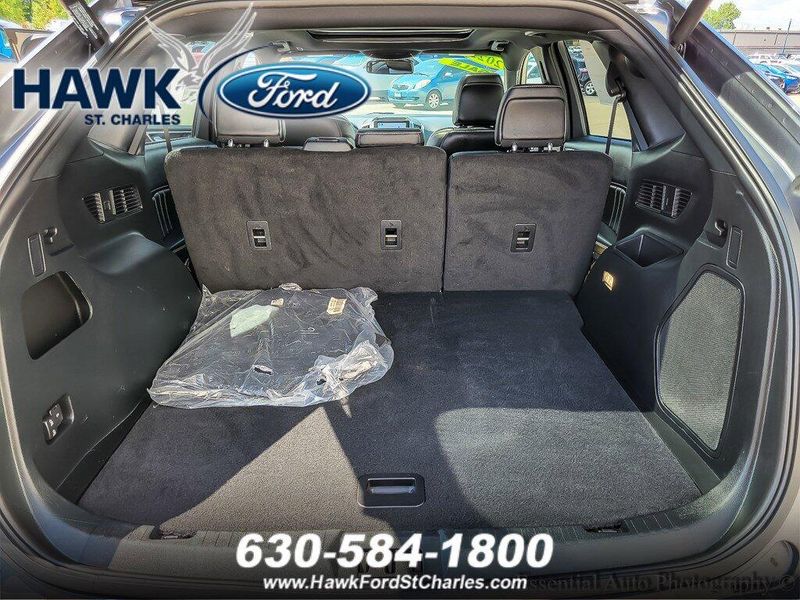 2022 Ford Edge ST photo 19
