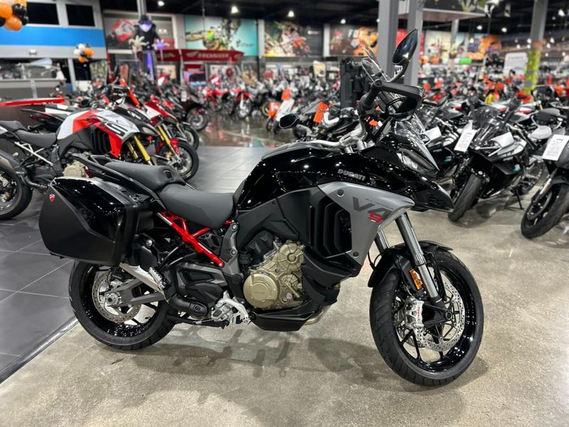 New 2025 Ducati MULTISTRADA V4 S TRAVEL & RADAR Image 15