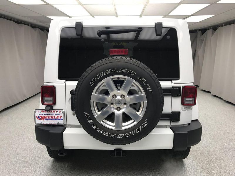 Used 2018 Jeep Wrangler JK Unlimited SaharaImage 11