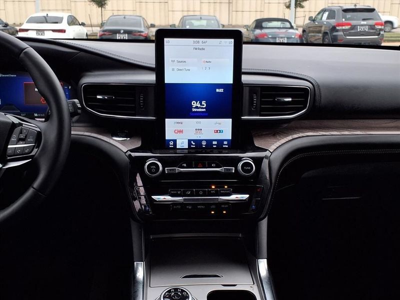 Used 2022 Ford Explorer PlatinumImage 15