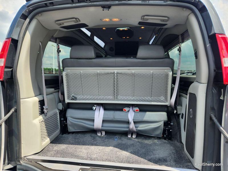 2017 GMC Savana 2500 Image 26