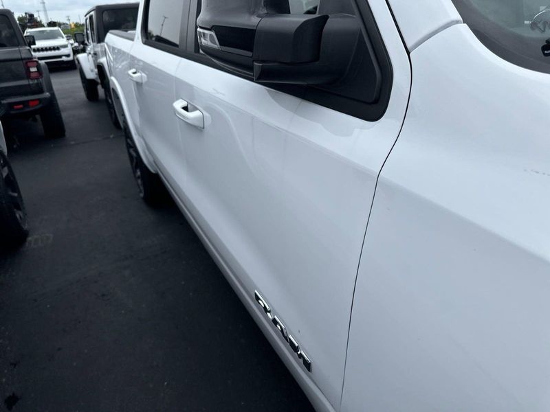 2025 RAM 1500 Laramie Crew Cab 4x4 5