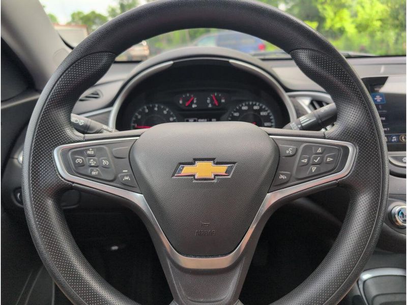 2023 Chevrolet Malibu LTImage 21