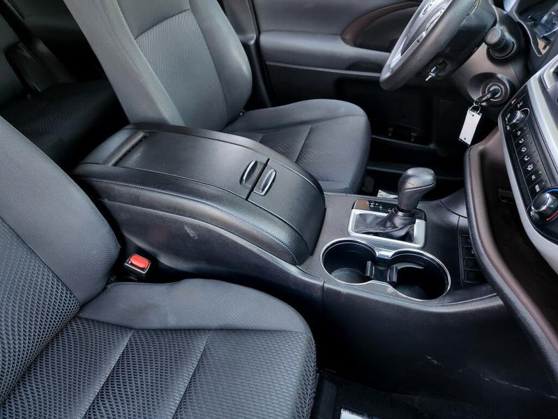 Used 2019 Toyota Highlander LE