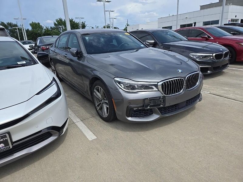 2017 BMW 7 Series 750iImage 2