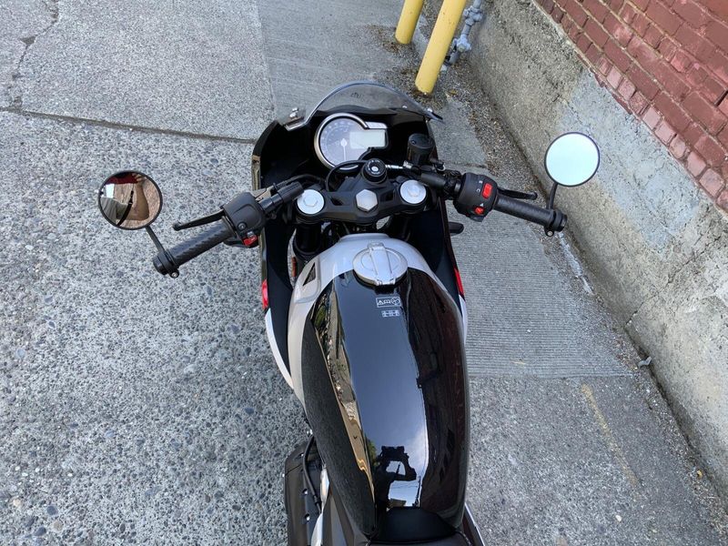 2026 Triumph THRUXTON 400