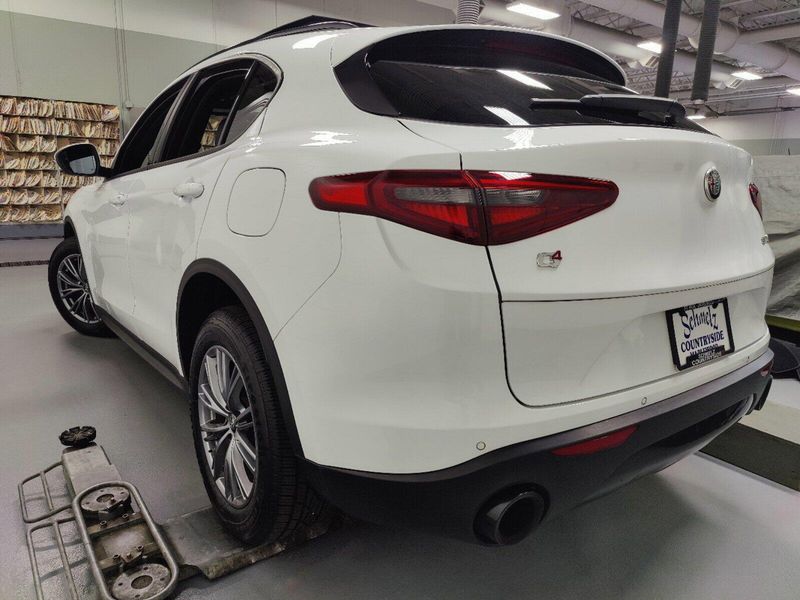 2022 Alfa Romeo Stelvio Sprint AWD w/Sunroof & NavImage 12