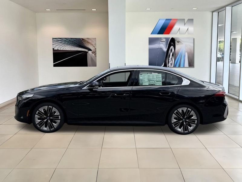 2025 BMW i5 eDrive40Image 9