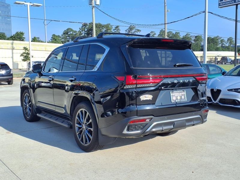 2022 Lexus LX 600 F SPORTImage 17