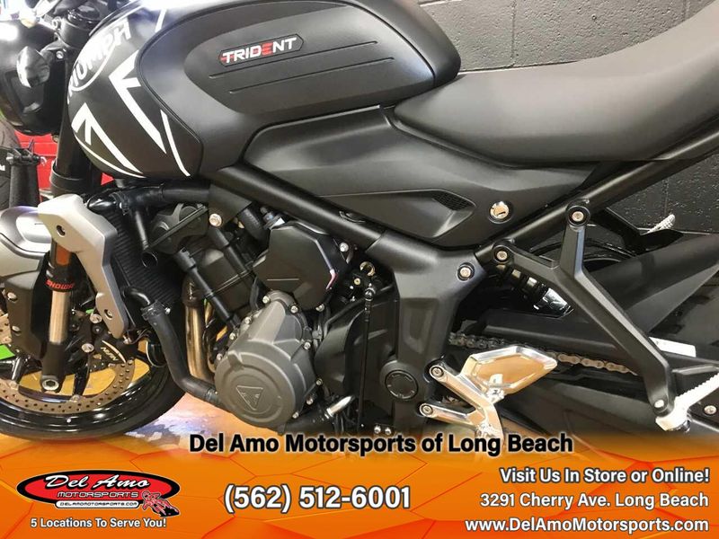 2024 Triumph TRIDENT 660  in a MATTE JET BLACK/MATTE SILVER ICE exterior color. Del Amo Motorsports of Long Beach (562) 362-3160 delamomotorsports.com 