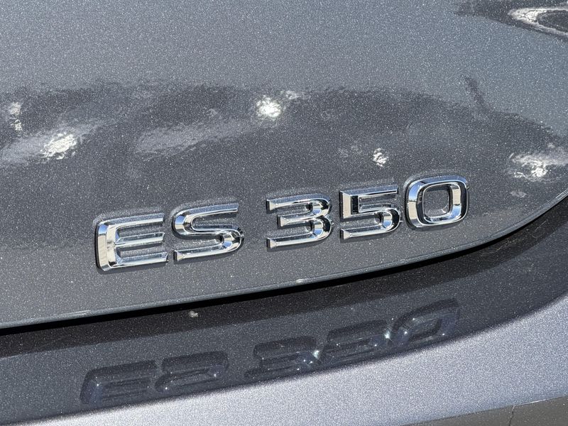 Used 2025 Lexus ES 350Image 13