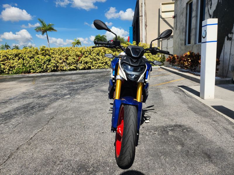 2024 BMW G 310 R Image 2