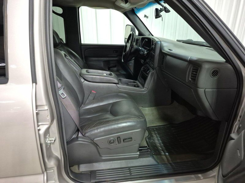 2005 Chevrolet Silverado 3500 DRW LTImage 12