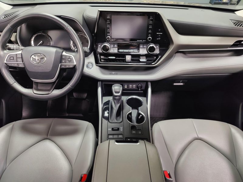 Used 2022 Toyota Highlander XLE AWD w/SunroofImage 22