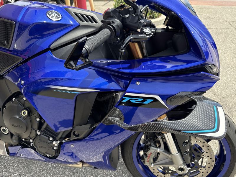 Used 2025 Yamaha YZF-R1 Image 15