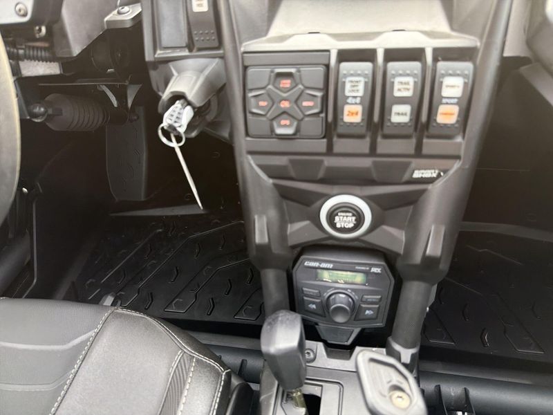 New 2025 Can-Am MAVERICK X3 MAX X RS TURBO RR SMART-SHOX Image 32