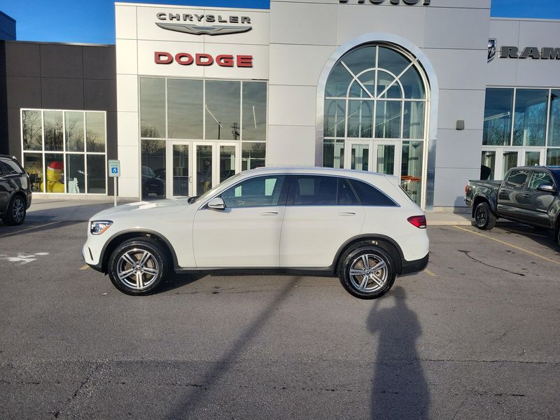 Used 2022 Mercedes-Benz GLC 300Image 2
