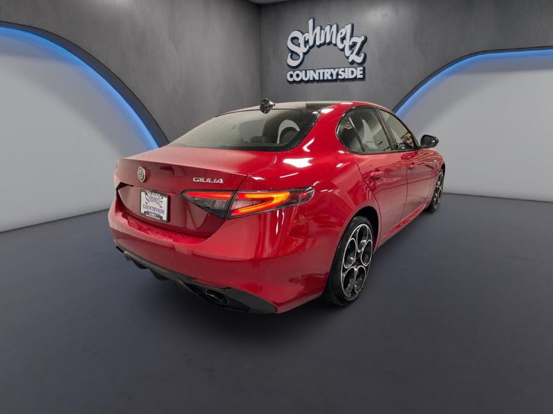 New 2026 Alfa Romeo Giulia AwdImage 9