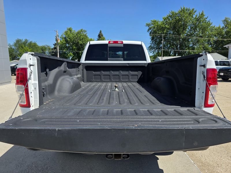 Used 2022 RAM 3500 TradesmanImage 9