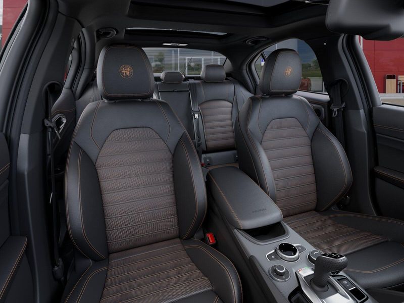 New 2025 Alfa Romeo Giulia Intensa AwdImage 29