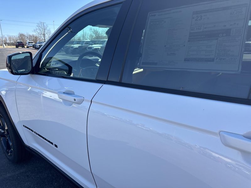 New 2026 Jeep Grand Cherokee Limited 4x4Image 13