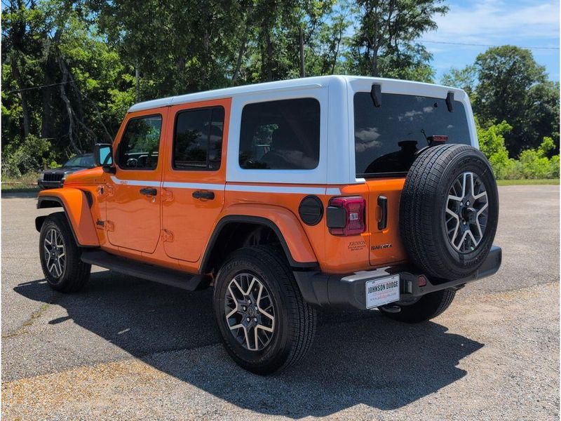 New 2026 Jeep Wrangler 4-door SaharaImage 3