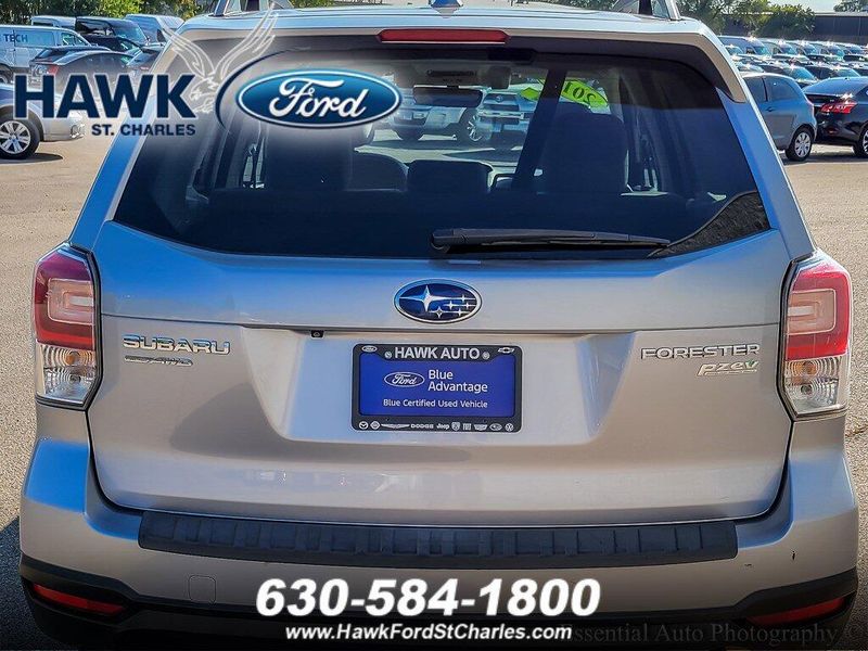 2017 Subaru Forester 2.5i Premium photo 4
