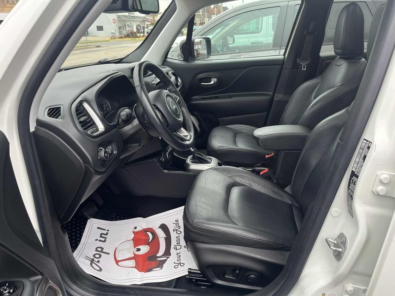 Used 2022 Jeep Renegade Image 8