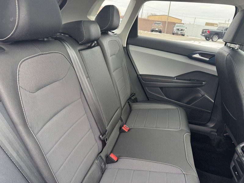 2024 Volkswagen Taos SEImage 11