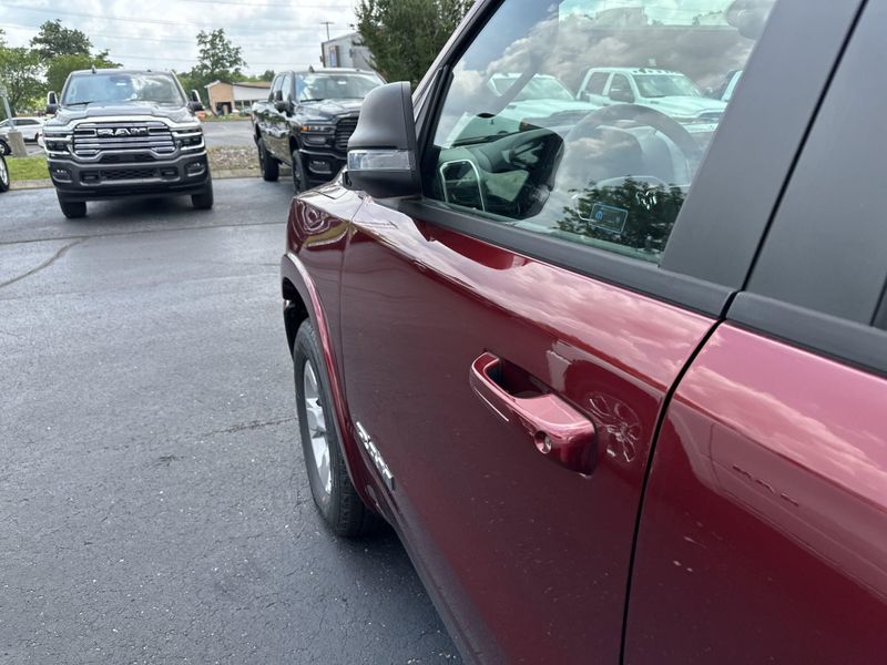 2025 RAM 1500 Big Horn Crew Cab 4x4 5